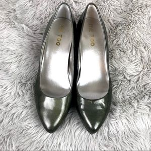 ☀️ $5 SALE! Me Too Adriana Green Pumps 8